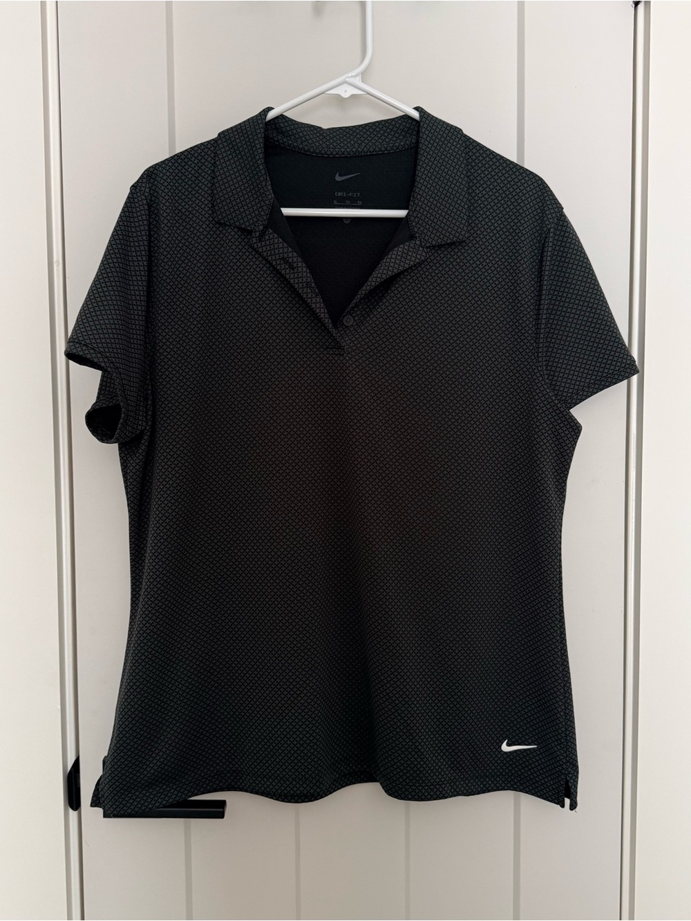 Nike Women's Black Short-Sleeve Polo with Subtle Texture